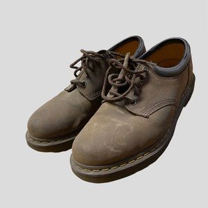 Dr. Martens 8053 CRAZY HORSE LEATHER CASUAL SHOES